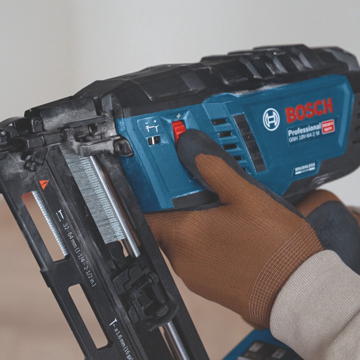 Bosch GNH 18V-64-2 M Professional accu-houtspijkermachine 18 V 1,6 x 32 - 64 mm + 1x accu 4,0 Ah + oplader