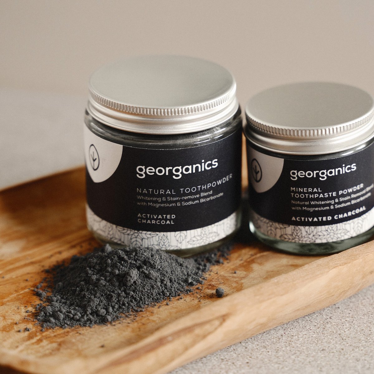 Georganics Mineraal Tandpasta Poeder - Actieve Houtskool Whitening - 2 stuks - Whitening Formule - Fluoridevrij - COSMOS Natural Certificering