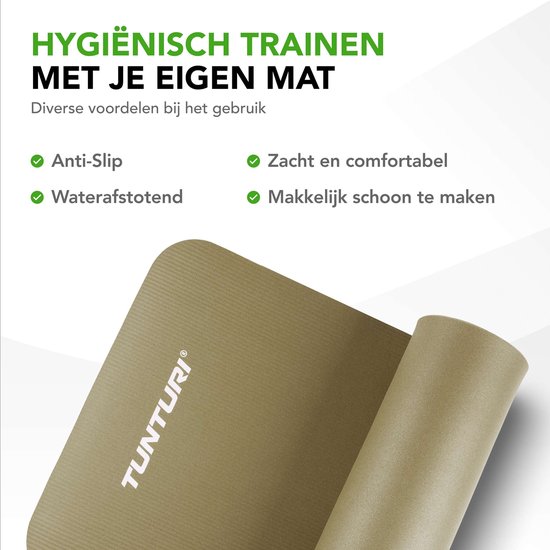 Legergroene Tunturi yogamat, anti-slip en waterafstotend. Rolt op.