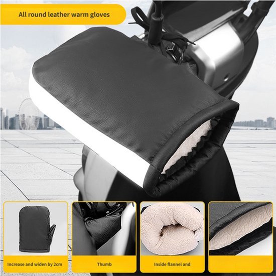 Zwarte, leren, ronde winterhandschoenen voor motorfietsen, met een zachte fleece voering en een reflecterende strip.