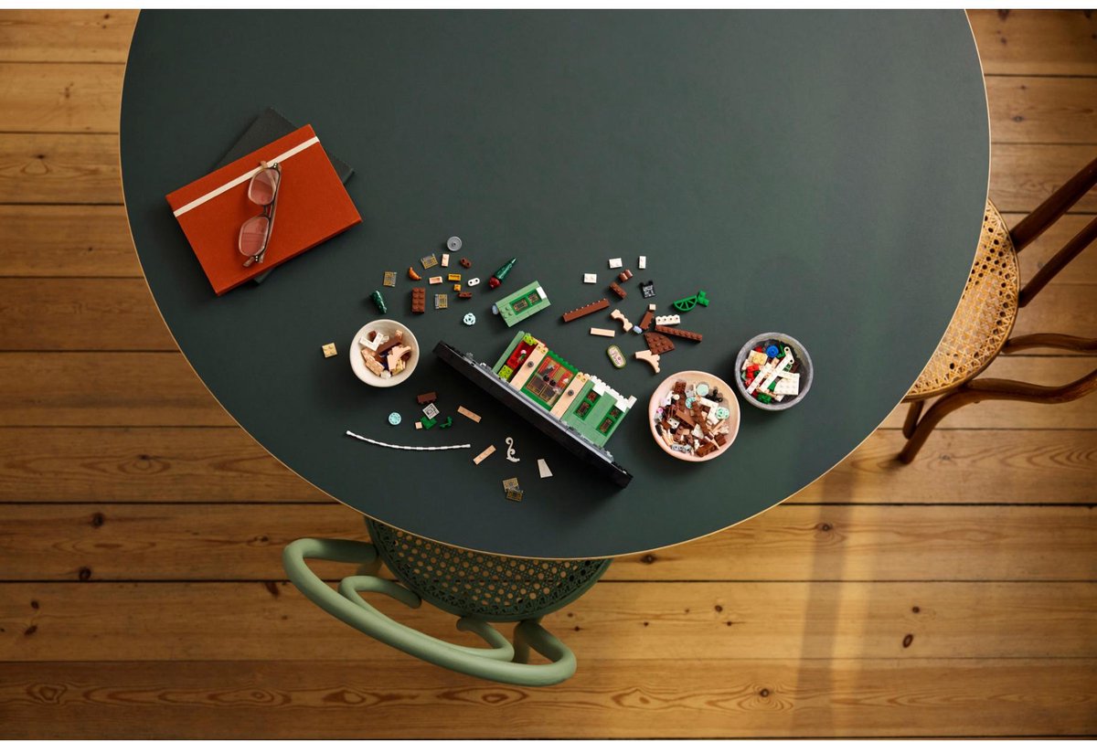 LEGO® Icons Frans café - Parijse decoratie - 10362 — afbeelding 8