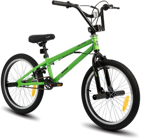Groene kinder BMX fiets, detail van de voorvork, stuur en frame.