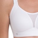 Witte Anita Active sportbeha met mesh inzetstuk op de cups en verstelbare bandjes.