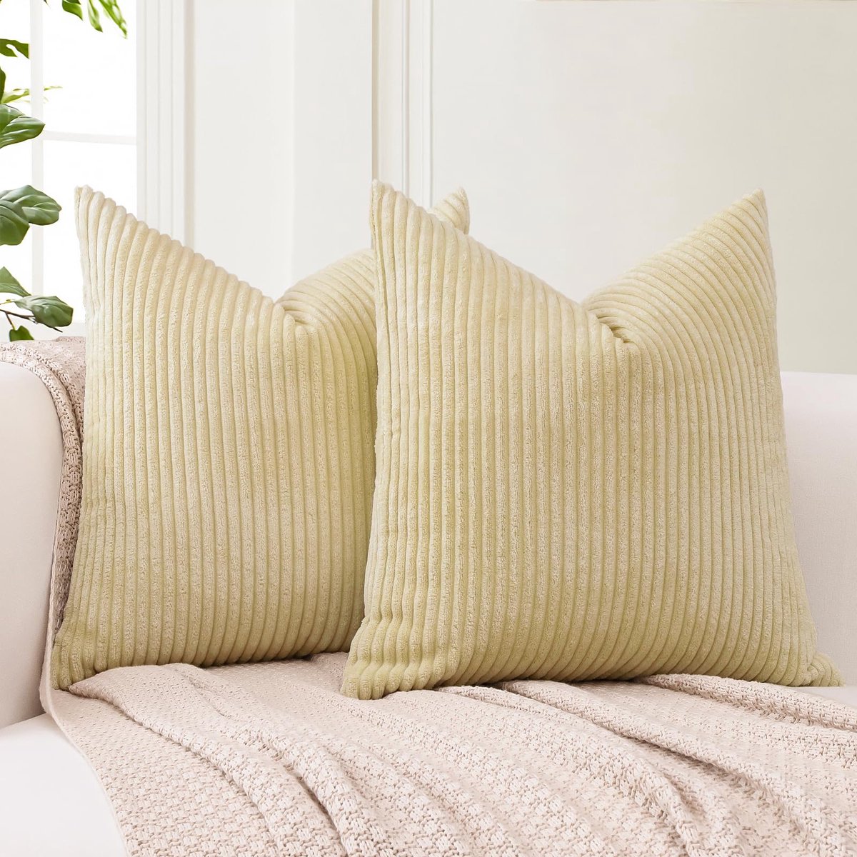 Ibenzoa Zachte Corduroy Kussenslopen Set van 2 voor Slaapkamer en Woonkamer Decoratie Beige