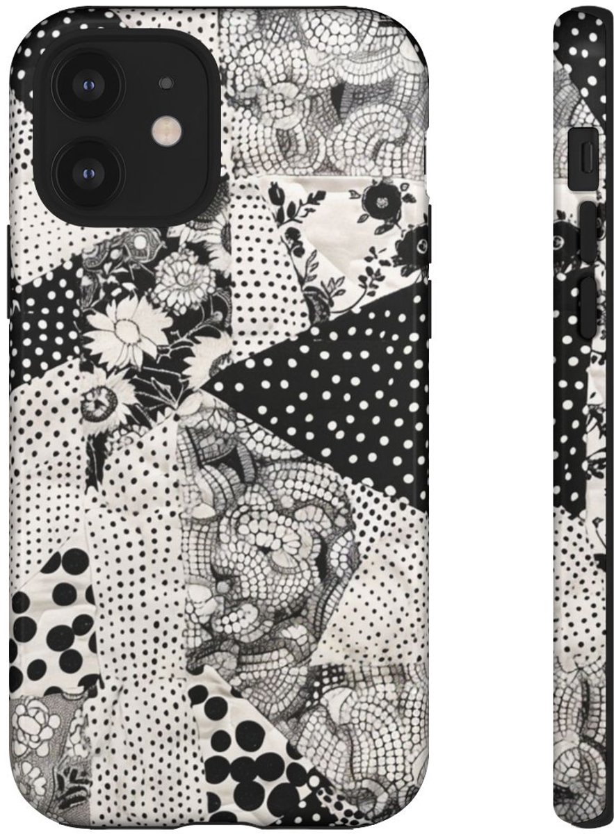 Zwart-Wit Patchwork met Bloemen en Stippen – Telefoonhoesje Geschikt voor iPhone 12