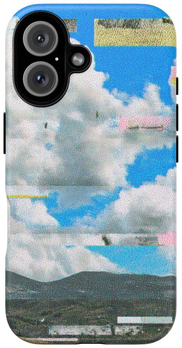 Glitch Effect Wolkenlucht met Bergen – Telefoonhoesje Geschikt voor iPhone 16