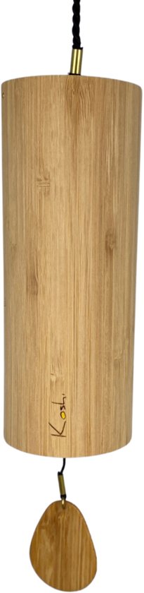 Bamboe windgong met een ronde, houten klankbord, met het Koshi logo.