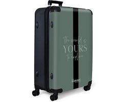NoBoringSuitcases.com NoBoringSuitcases.com® - Koffer groot - Reiskoffer lichtgewicht - Groene achtergrond met tekst The world is yours to explore - 98 liter bagage