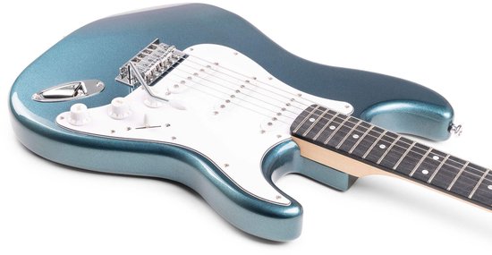Elektrische gitaar met witte slagplaat en chrome hardware, in petrolkleurige metallic finish.