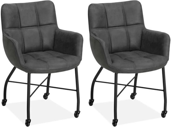 Deux chaises de salle à manger anthracite avec des pieds en métal noir munis de roulettes et une assise et un dossier rembourrés avec un motif matelassé.