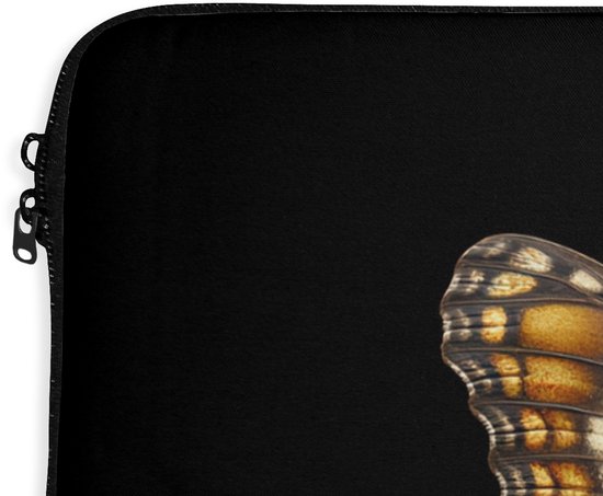 Zwarte laptophoes met een deel van een kleurrijke vlinderprint en de dubbele rits aan de zijkant.