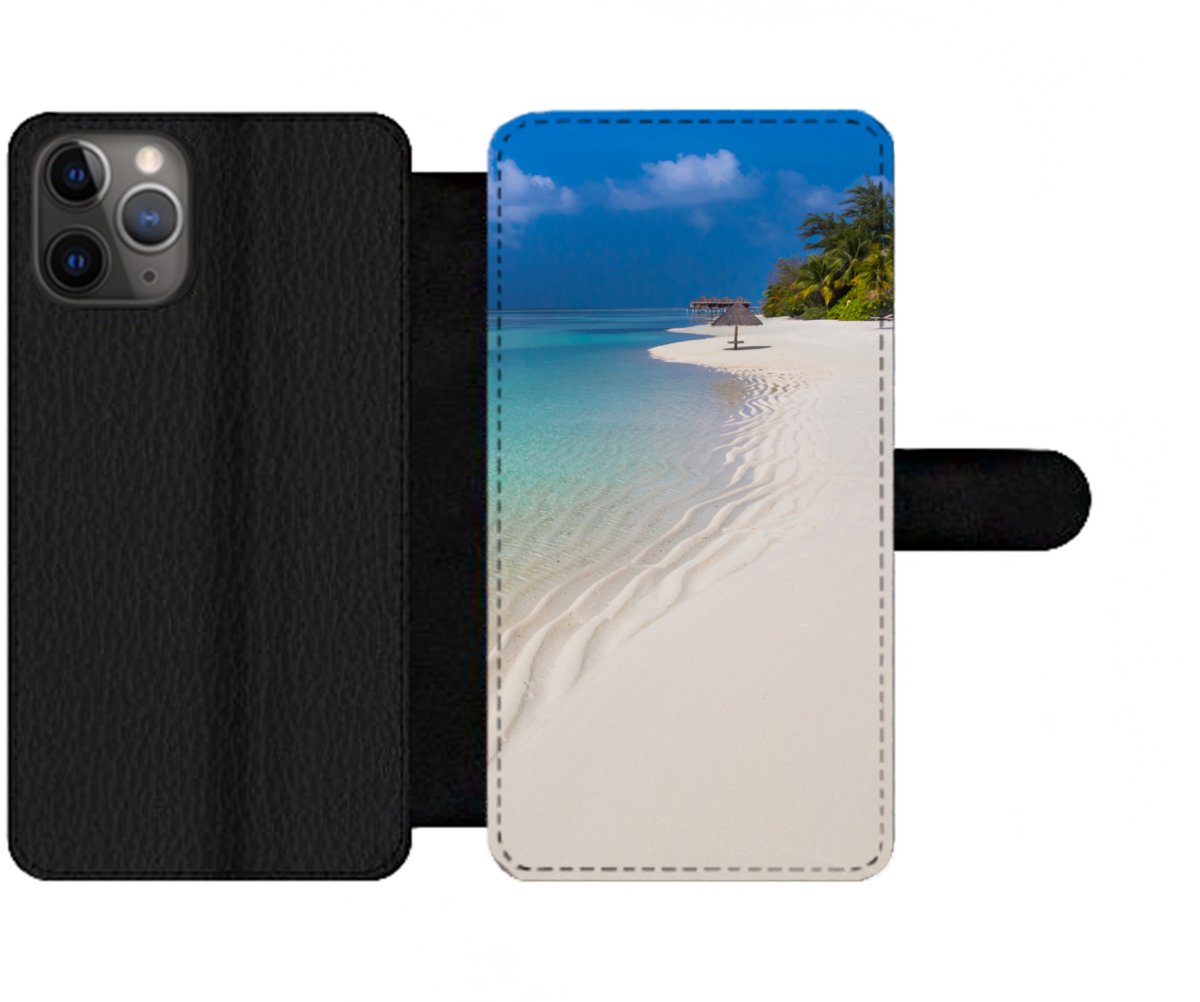 Telefoonhoesje Geschikt voor iPhone 11 Pro telefoonhoesje - Zee - Strand - Zomer - Met vakjes - Wallet case met magneetsluiting