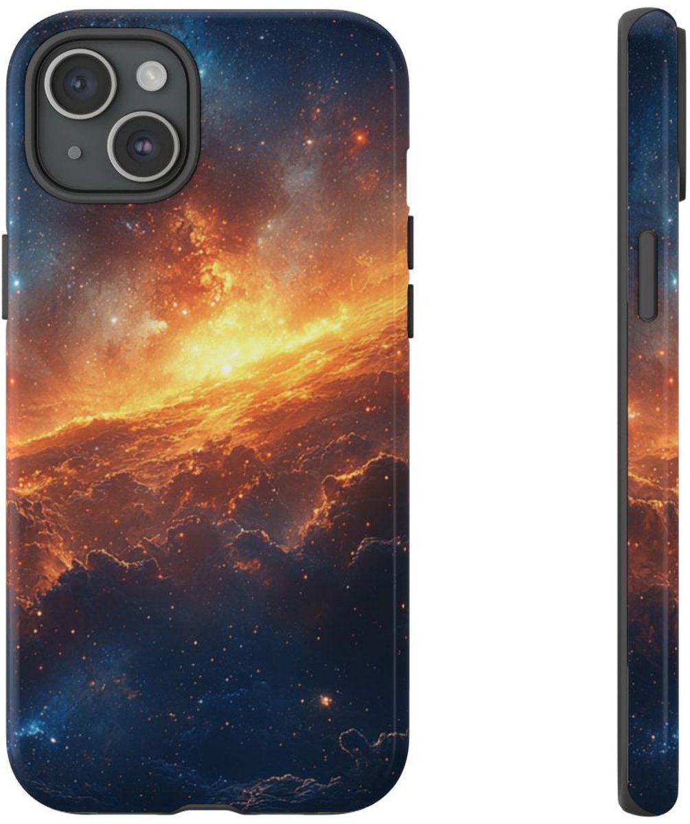 Vurige Kosmische Nevel – Telefoonhoesje Geschikt voor iPhone 15 Plus