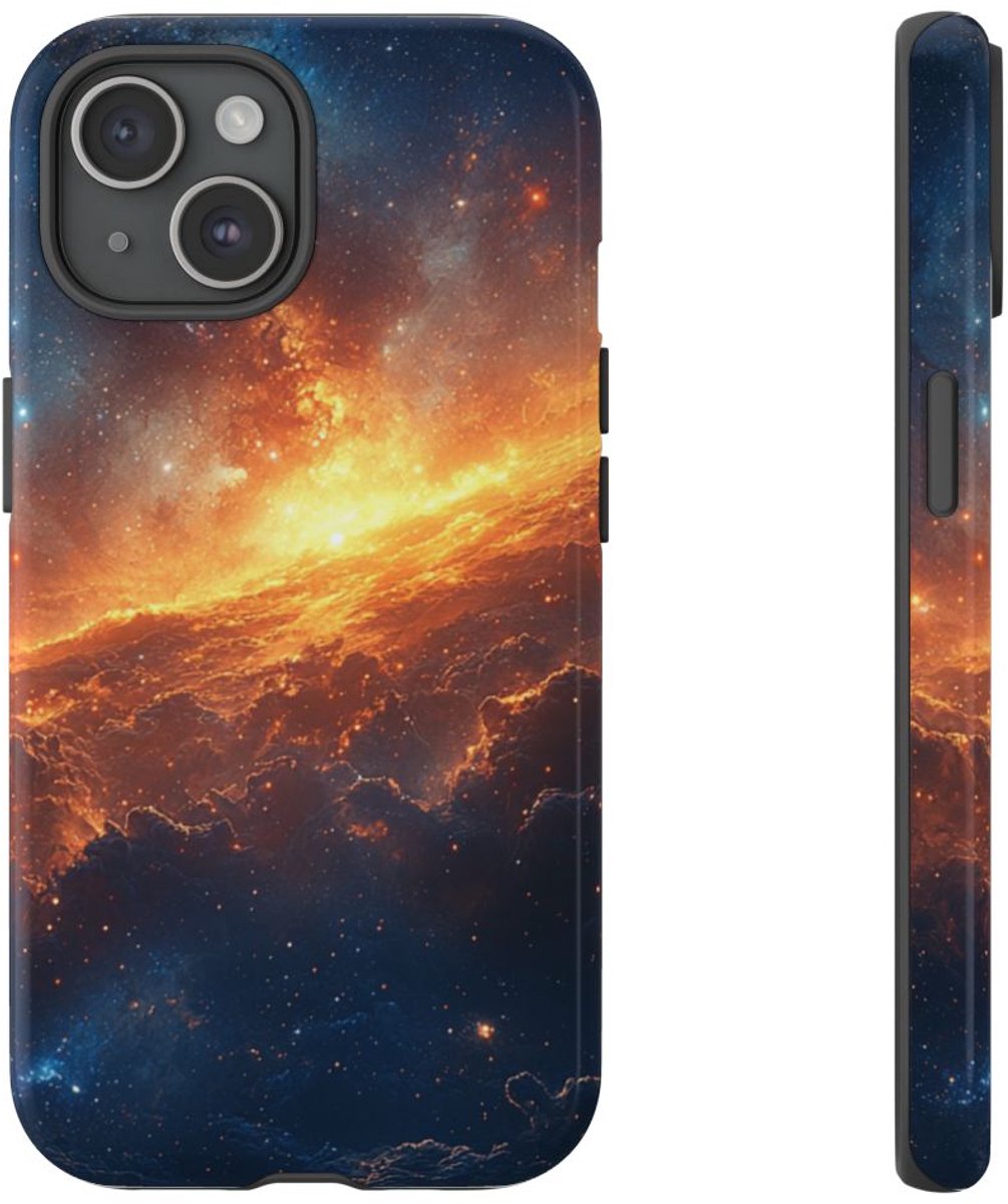 Vurige Kosmische Nevel – Telefoonhoesje Geschikt voor iPhone 15