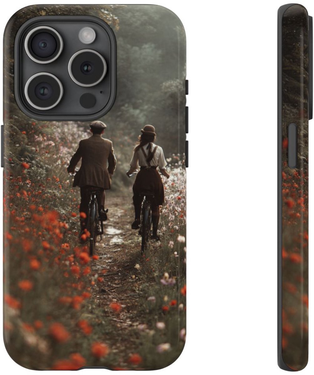 Fietsend Stelletje op Bloemenpad – Telefoonhoesje Geschikt voor iPhone 15 Pro