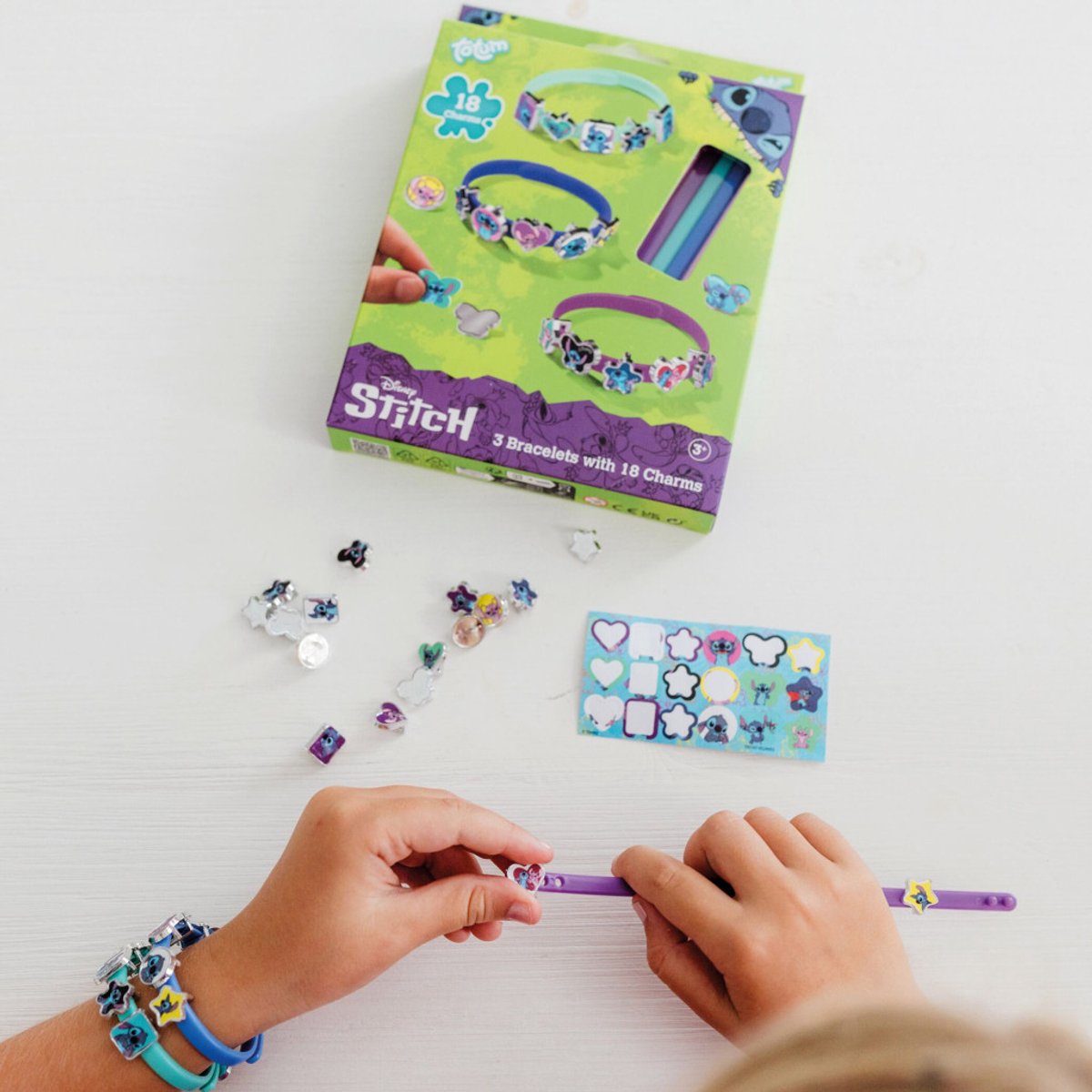 Disney Stitch Totum - 3 schuif armbandjes maken met 18 bedels en stickers - knutselen 21 -delige set speelgoed vanaf 3 jaar Lilo & Stitch cadeautip — afbeelding 16