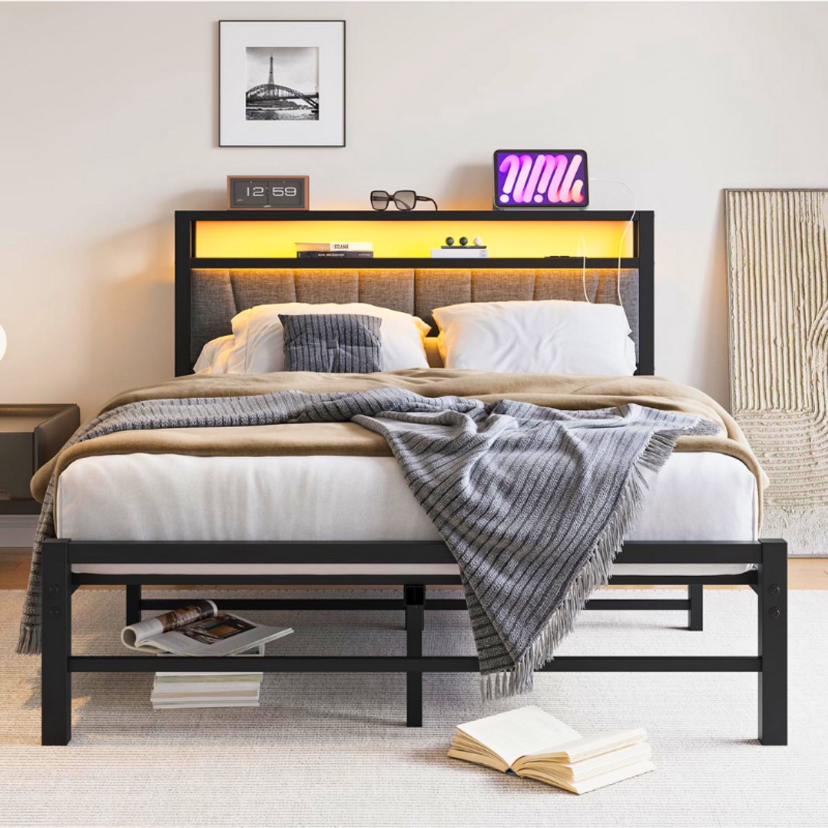 BOG Gestoffeerd Bed 120 X 200 Cm - Met LED-Verlichting - Bedframe Met Metalen Lattenbodem - Met Hoofdeinde En Oplaadstation - Eenvoudige Montage - Tweepersoonsbed / Tienerbed - Zwart grijs
