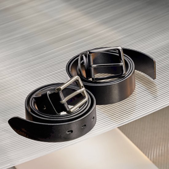 Ceinture noire en cuir pleine fleur Scotti