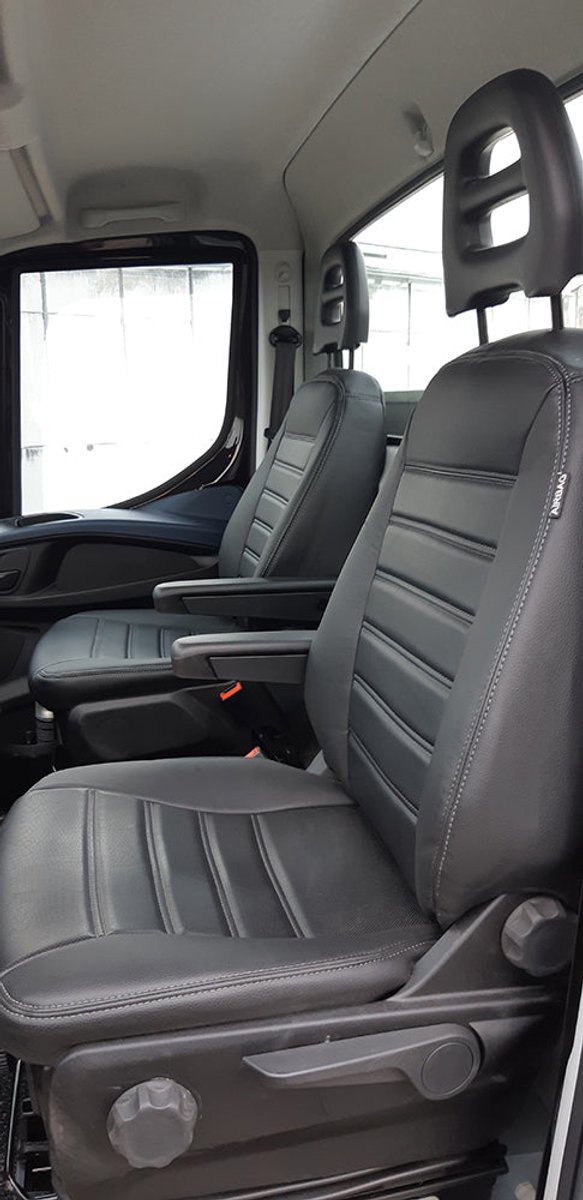 Pasvorm stoelhoezen Iveco Daily 2014-heden (geschikt voor 2 stoelen) - Kunstleer zwart