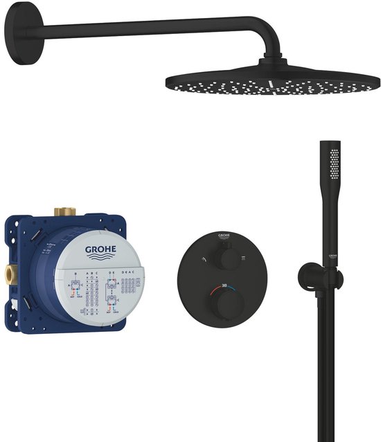 Zwarte GROHE inbouwdouche set met hoofddouche, handdouche en thermostaatkraan.
