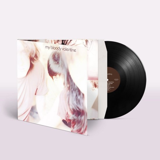 Vinylplaat en hoes van My Bloody Valentine, Isn't Anything, met een wazige foto van bandleden in warme tinten.