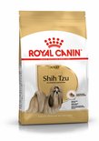 Royal Canin Shih Tzu Adult voerzak met afbeelding van een Shih Tzu.