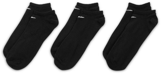Trois paires de chaussettes noires basses avec des logos Nike 'swoosh' blancs.