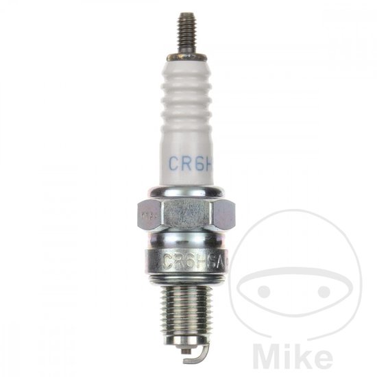 NGK CR6HSA bougie met witte keramische isolator en zilverkleurige metalen behuizing. Gedeeltelijk zichtbaar "Mike" logo rechtsonder.