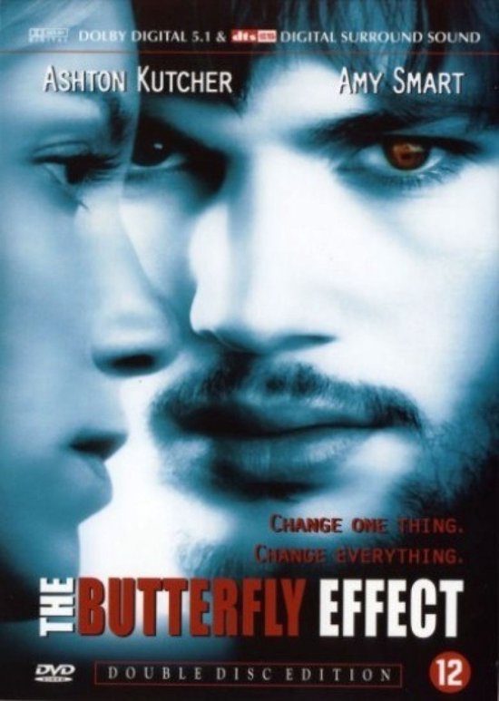 De DVD-cover voor "The Butterfly Effect" met close-ups van Ashton Kutcher en Amy Smart. "Change One Thing. Change Everything."