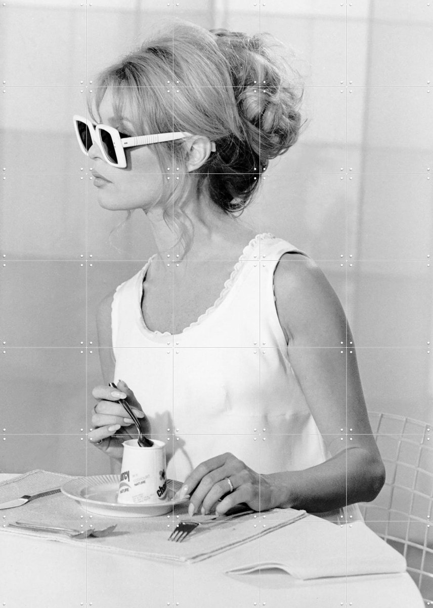 IXXI Brigitte Bardot, Bridgeman Images - 100 x 140 cm - Gratis ophangtool - Grote wanddecoratie en posters - Vintage, Fotografie, Keuken, Woonkamer