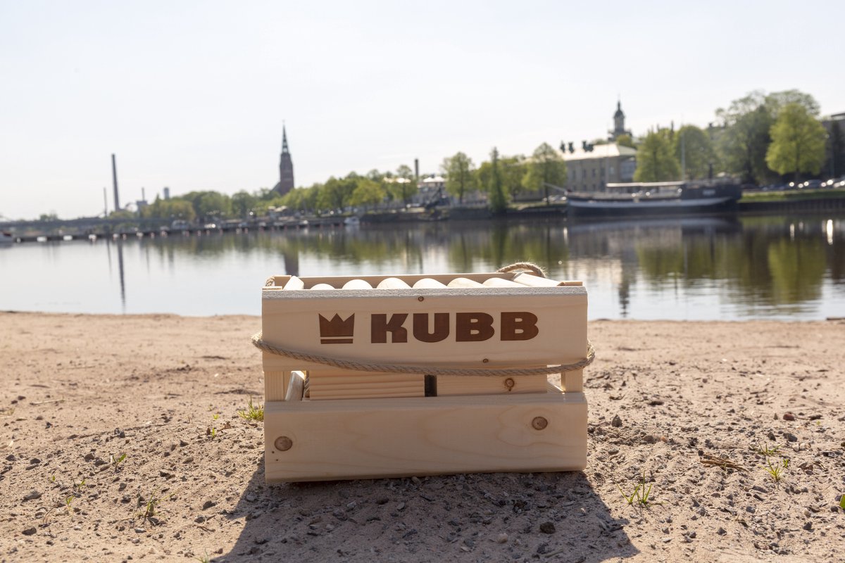 Tactic Kubb – Vang- en werpspel – Origineel Zweeds Werpspel In Handige Draagbare Doos – Duurzaam Grenenhout — afbeelding 8
