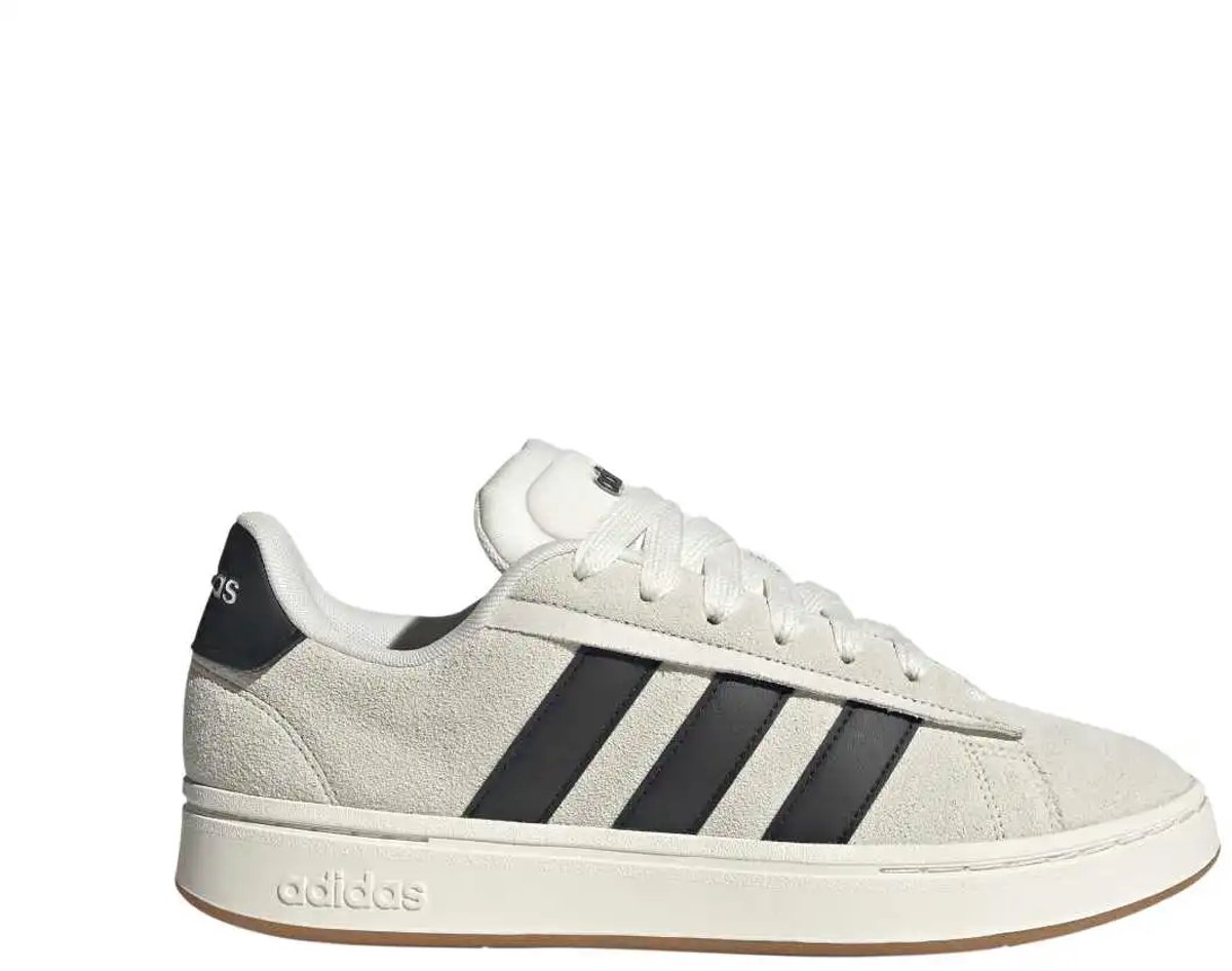 Adidas Sneakers Off White / Core Black / Gum10