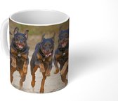 Mok - Koffiemok - Rennende Rottweilers op een rij - Mokken - 350 ML - Beker - Koffiemokken - Theemok
