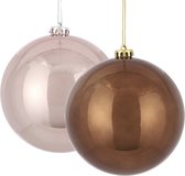 Kerstversieringen set van 2x grote kunststof kerstballen bruin en roze 15 cm glans