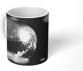 Mok - Discobal in nachtclub - zwart wit - 350 ML - Beker