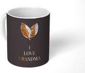 Mok - Koffiemok - Spreuken - Quotes I Love Grandma - Oma - Liefste oma - Moederdag - Gold - Mokken - 350 ML - Beker - Koffiemokken - Theemok - Mok met tekst