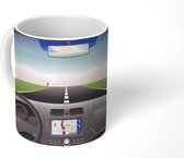 Mok - tekening van een dashboard in een auto op de snelweg - 350 ML - Beker