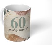 Mok - Koffiemok - Spreuken - 60 jaar vertrouwd - Quotes - Trouwen - Huwelijk - Mokken - 350 ML - Beker - Koffiemokken - Theemok