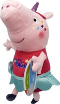 Peppa Pig - It's magic shirt met groene rok - Knuffel - Pluche - Speelgoed - 31 cm