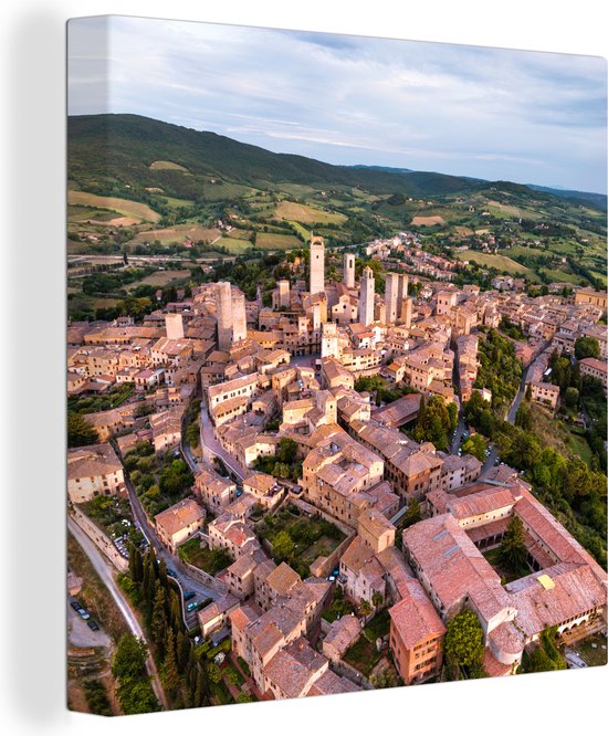 Canvas Schilderij Luchtfoto over de Toscaanse stad San Gimignano in Italië - 90x90 cm - Wanddecoratie
