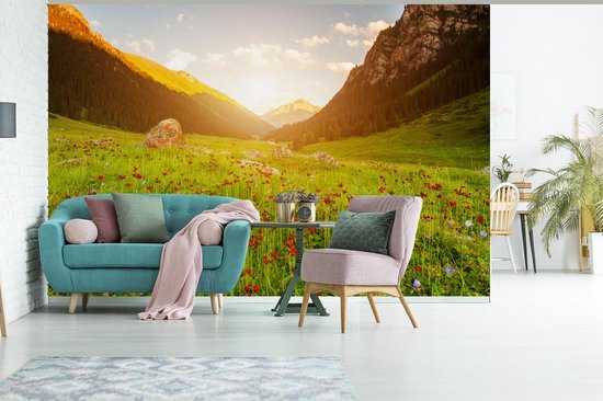 Papier peint photo peint photo vinyle - Champ de fleurs entre les montagnes largeur 420 cm x hauteur 280 cm - Tirage photo sur papier peint (disponible en 7 tailles)