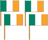 4x stuks luxe zwaaivlag/handvlag Ierland 30 x 45 cm - Landen decoratie feestartikelen - St patricksday thema