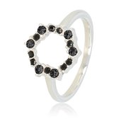 My Bendel - Unieke Damesring met zwarte zirkonia stenen - Ring met mooie zwarte zirkonia stenen - Met luxe cadeauverpakking