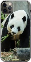 Geschikt voor iPhone 12 Pro Max hoesje - Panda - Boomstam - Grot - Siliconen Telefoonhoesje
