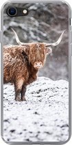 Geschikt voor iPhone 7 hoesje - Schotse Hooglander - Boom - Sneeuw - Siliconen Telefoonhoesje