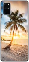 Geschikt voor Samsung Galaxy S20 Plus hoesje - Zonsondergang - Strand - Palmboom - Siliconen Telefoonhoesje