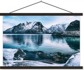 Posterhanger incl. Poster 60x40 cm - Schoolplaat - Winter - Meer - Sneeuw - Textielposter - Zwarte latten