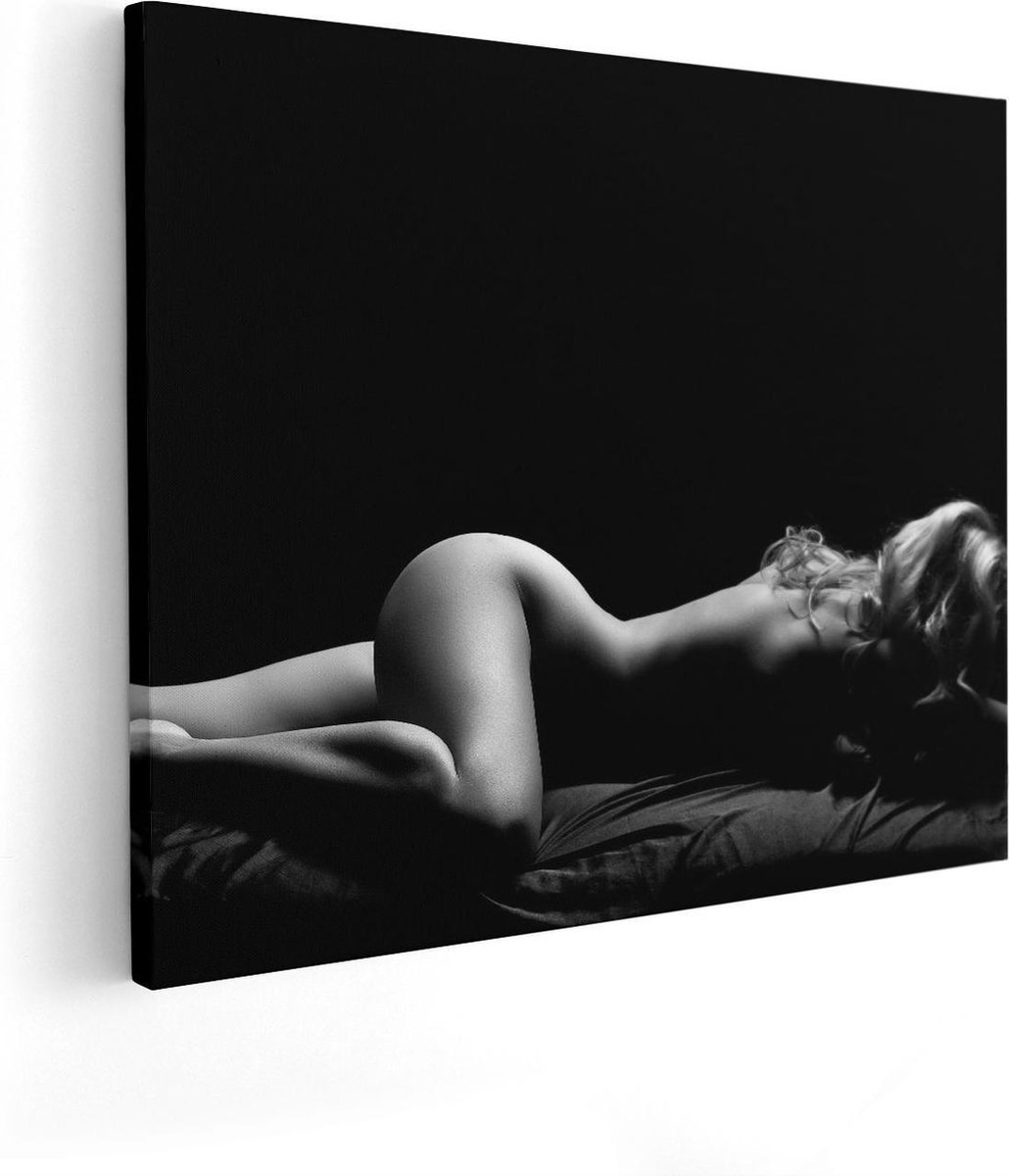 Artaza Canvas Schilderij Vrouw Naakt in Bed - Erotiek - Zwart Wit - 50x40 afbeelding