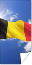 Poster Le drapeau de la België flottant dans les airs - 75x150 cm
