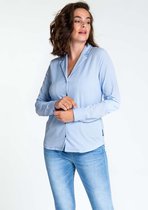 La Blouse Revers Travel - Blouse van Je m'appelle - Travel Quality materiaal: Stretch, kreukvrij, slijtvast, ademend en duurzaam.